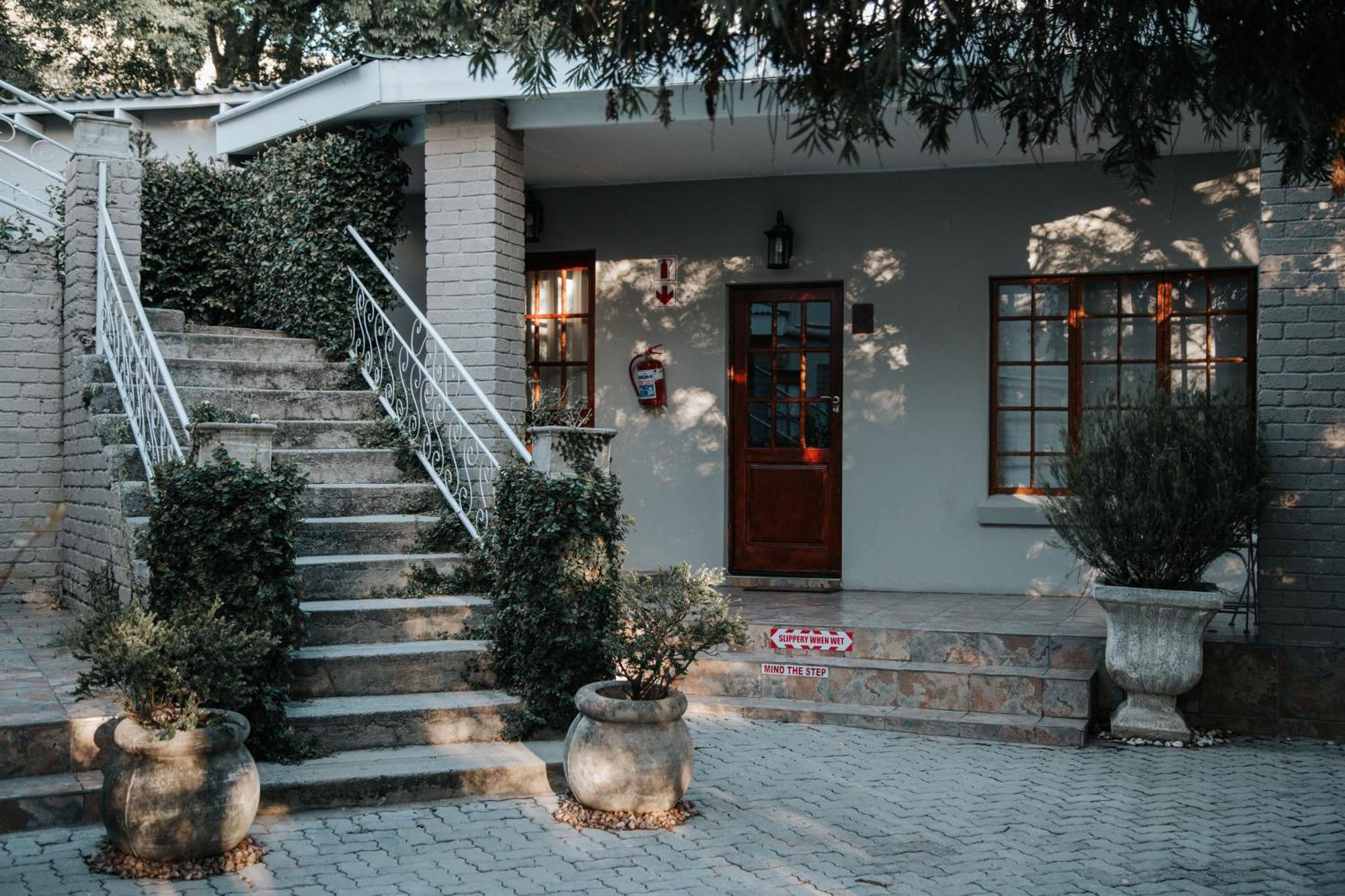 The Symphony Guest House Queenstown Esterno foto