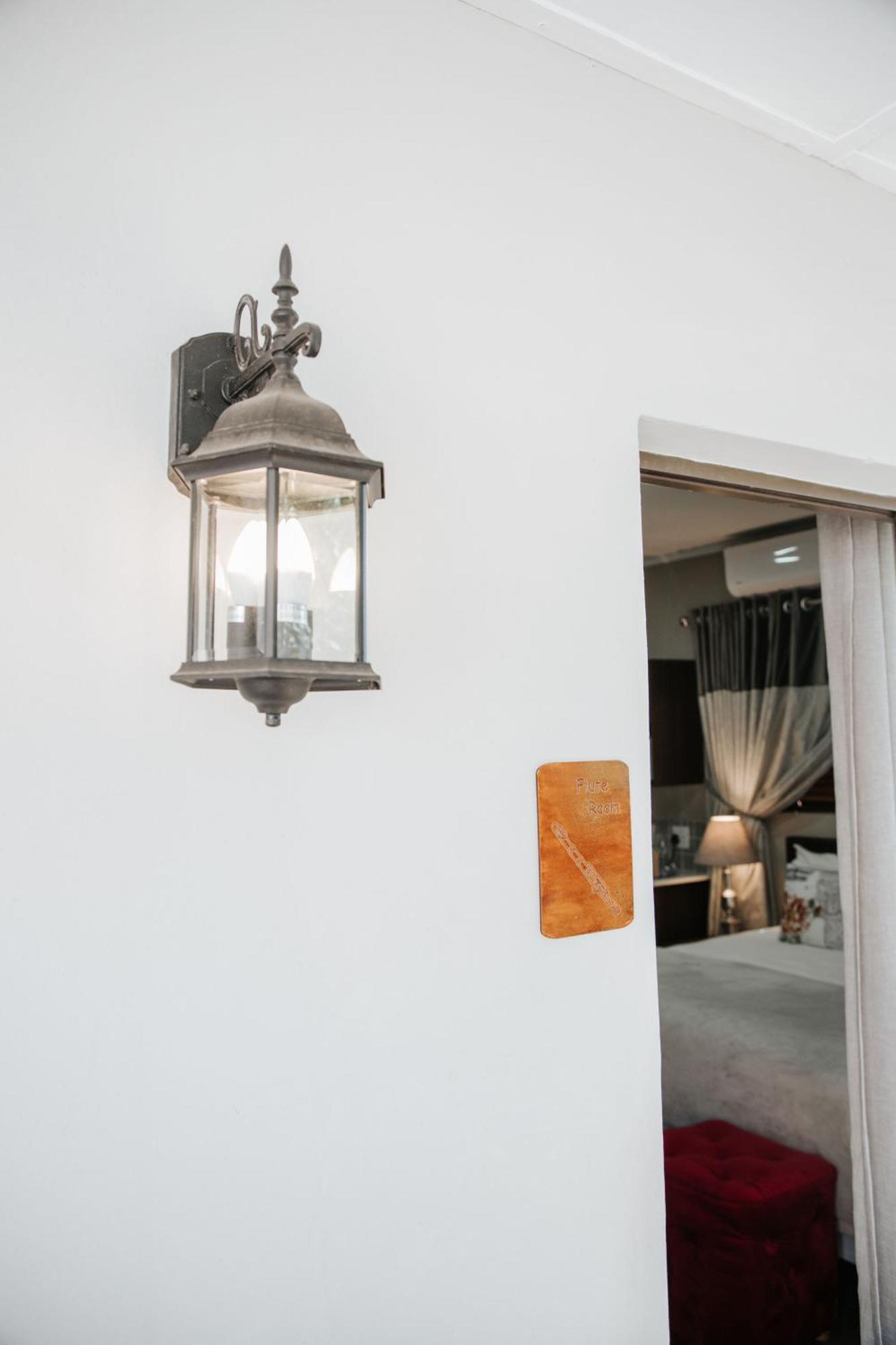 The Symphony Guest House Queenstown Esterno foto